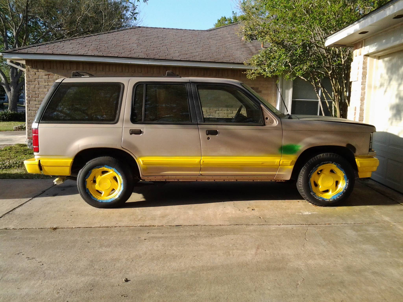 Illustration for article titled How To Build A Painstakingly Perfect Jurassic Park Ford Explorer